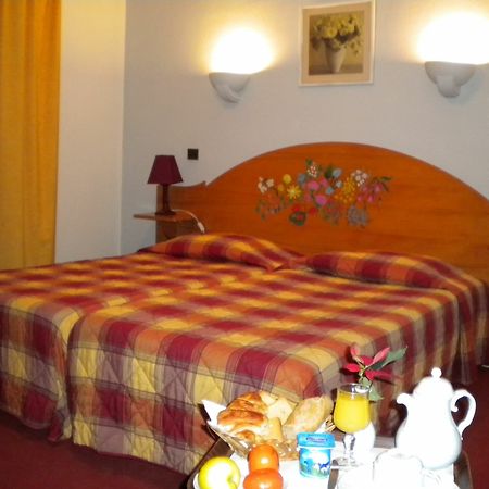 Hebe Hotel Annecy Bagian luar foto
